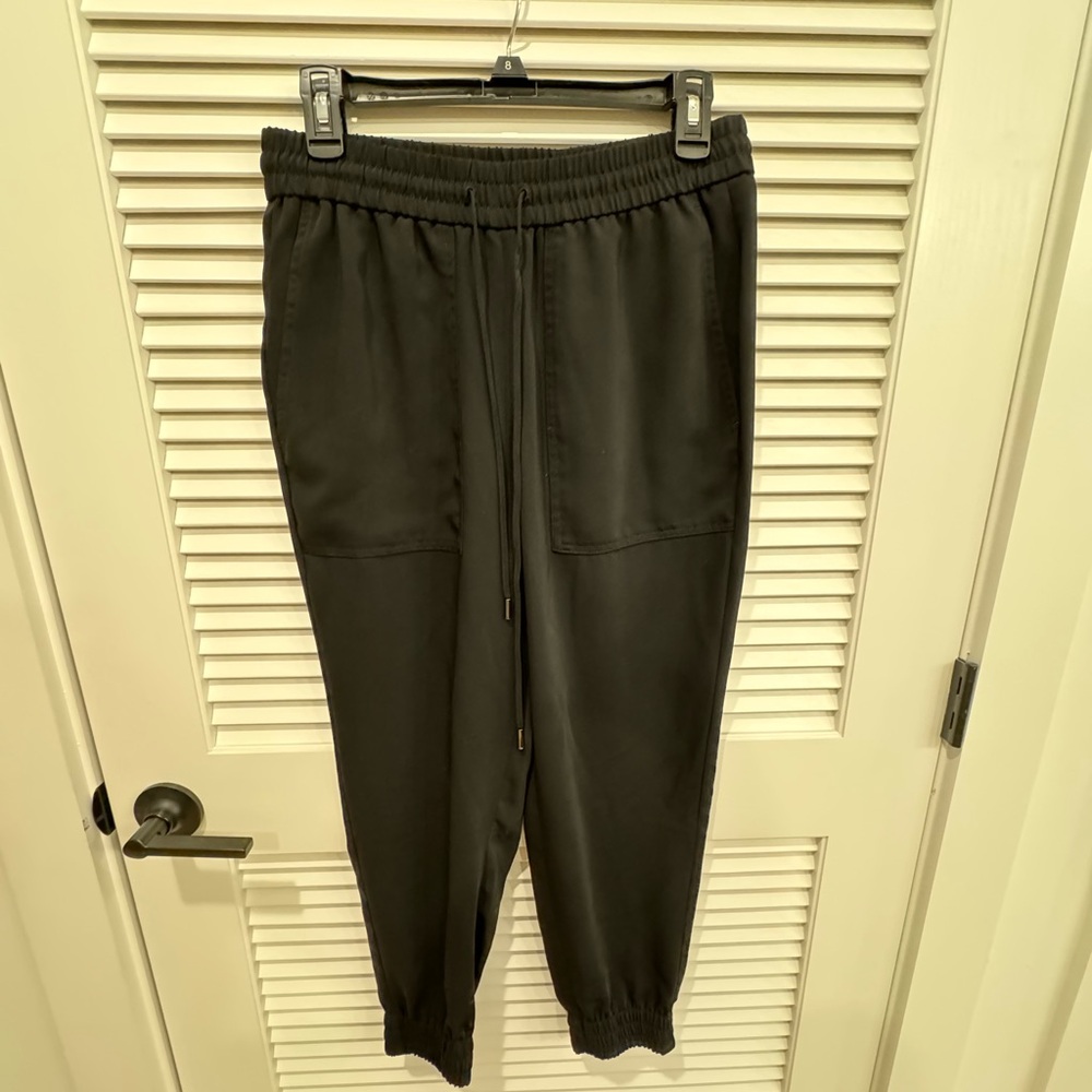 ANN TAYLOR | jogger pants with front and back pockets